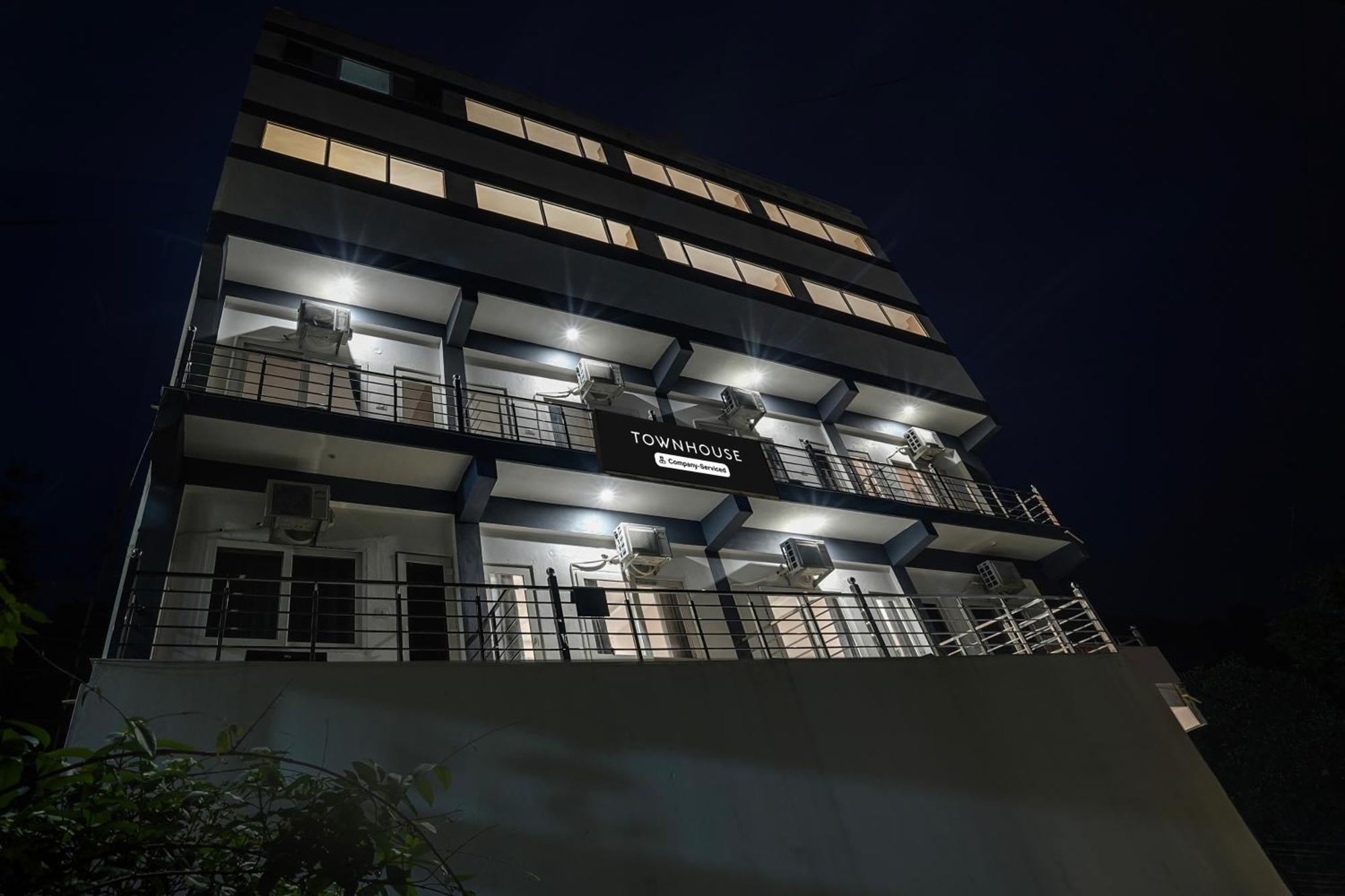 Super Townhouse Tapovan ภายนอก รูปภาพ